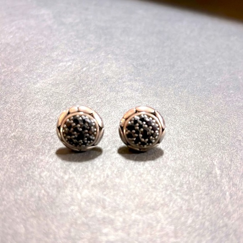 John Hardy Bamboo 925 Silver Black Sapphire Stud Earrings. Worn a couple times.